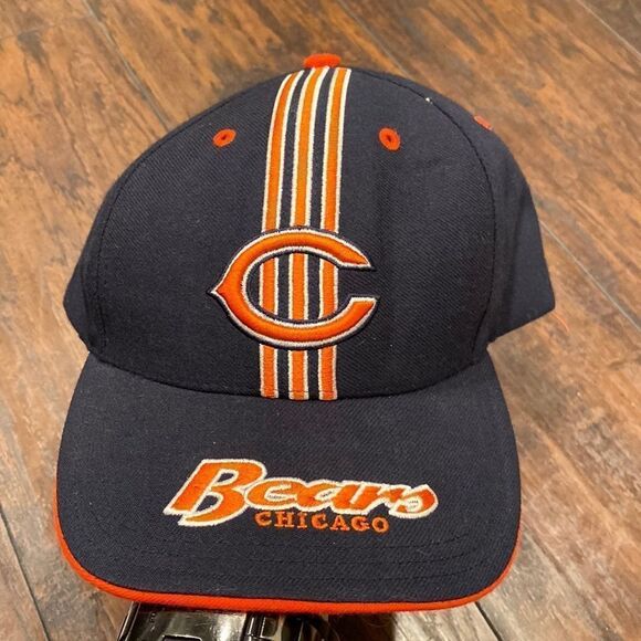 Vintage Chicago Bears hat with spell out and logo in front EUC - Picture 1 of 7